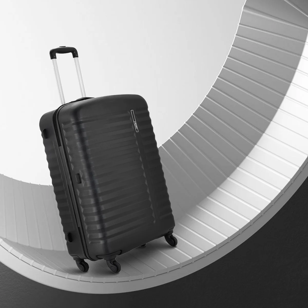 Safari Aerodyne Black Lightweight Trolley Bag with TSA Lock and Airline Compliant Sizing - Image 10