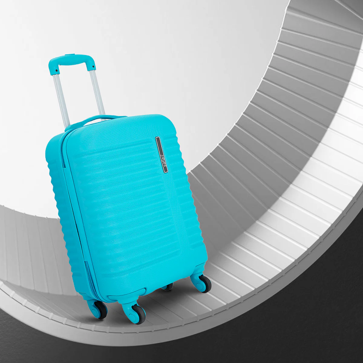 Safari Aerodyne Cyan Lightweight Trolley Bag with TSA Lock and Airline Compliant Sizing - Image 9