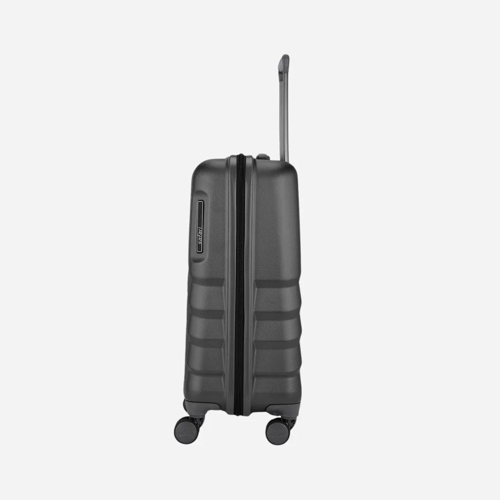 Safari Polaris Pro Castle Black Trolley Bag with TSA Lock, Dual wheels, Side Hooks and Wet Pouch - Image 13